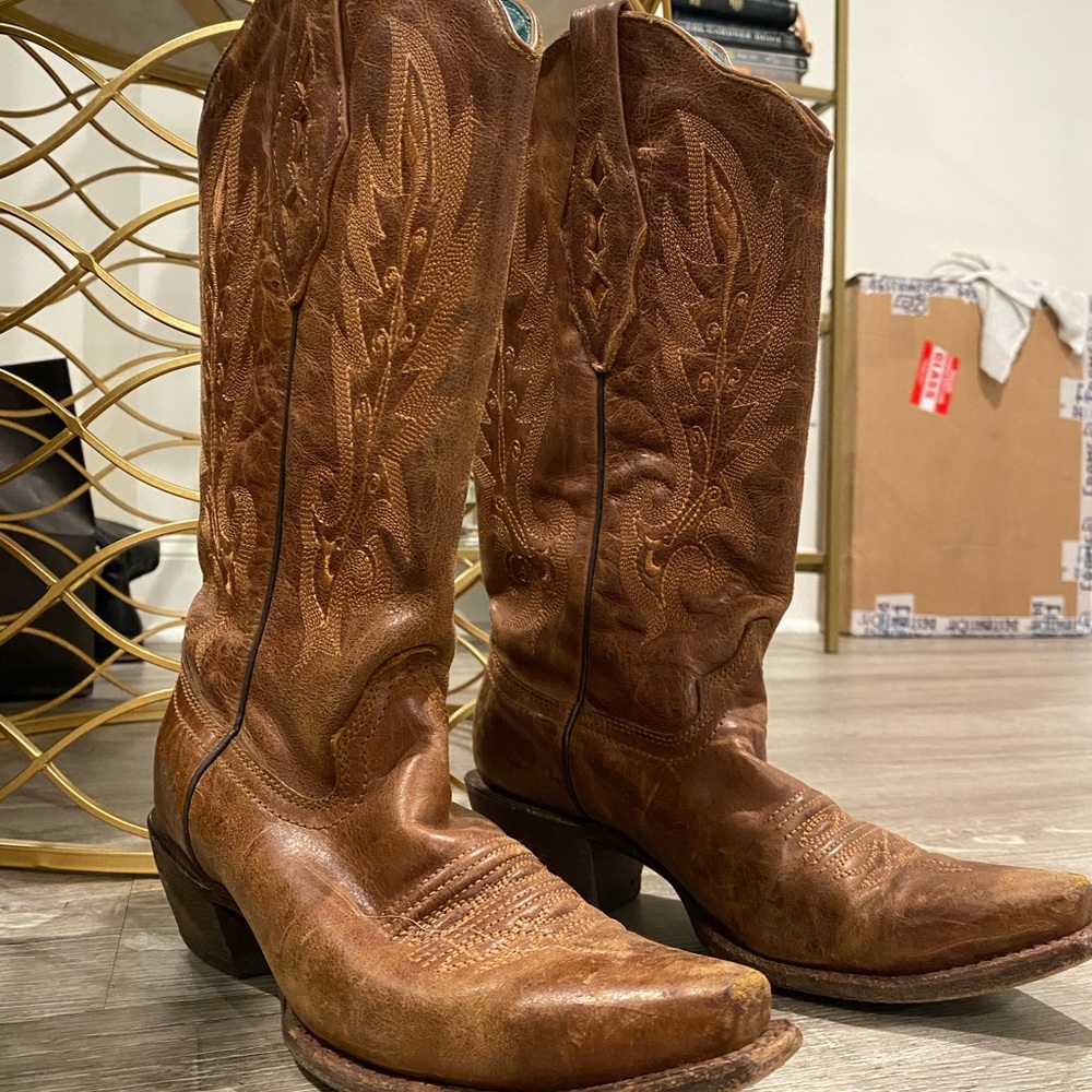 EUC Brown Corral Cowboy Boots